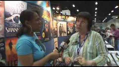 Karen Traviss @ Star Wars IV w/TheWeekendGame...