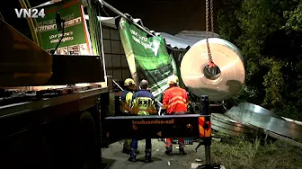 VN24 - Recovery of an overturned truck loaded with steel coils on the A44