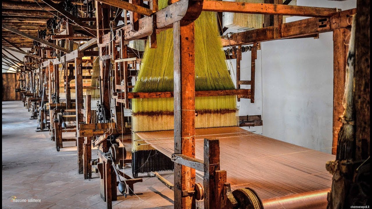 Il REAL BORGO di SAN LEUCIO a CASERTA – La SETA dei BORBONE