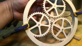 Testing the wooden planetary gears for my new clock