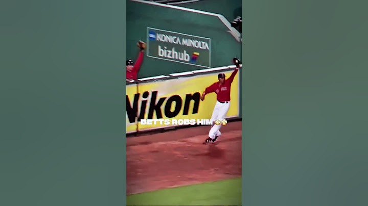 Mookie Betts Robs a Home Run 😱🔥  #mlb #mookiebetts #shorts