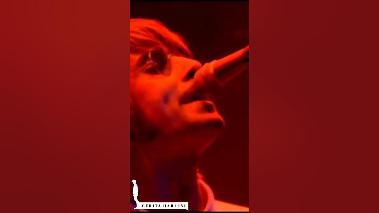 Oasis- Roll With It