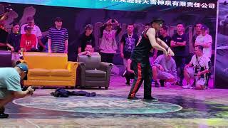 salah popping dance judge showcase in China 2023