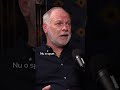 De fiecare dată când mergem la teatru, să ne reamintim de efortul imens pe care îl face un actor.