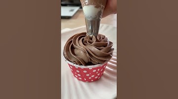 Chocolate Cupcakes: A Love Story #shorts