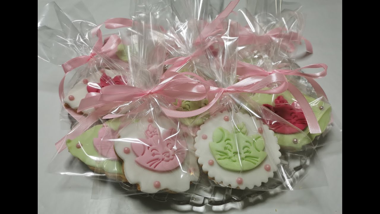 Δείτε πως έφτιαξα αυτά τα υπέροχα μπισκοτάκια για τη βάφτιση.