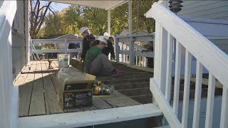 Greater Des Moines Habitat for Humanity volunteers repair veterans' homes