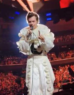 Harry Styles getting confused to a Fans costume Harryween, NY, 2021