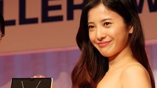 吉高由里子、20代部門で受賞　「第25回日本ジュエリーベストドレッサー賞」