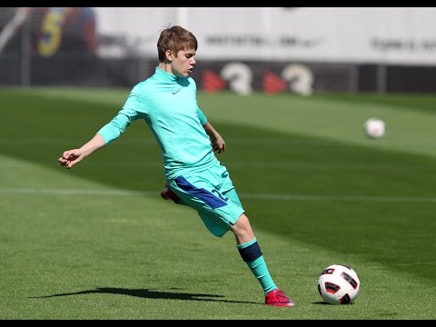 FC Barcelona - Justin Bieber s'entrena amb el Barça