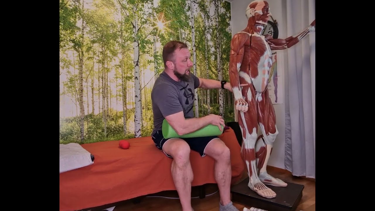 Polven ulkosyrjän kipu. Juoksijan polvi (ITB oireyhtymä) kannattaako reiden ulkosyrjää rullata?