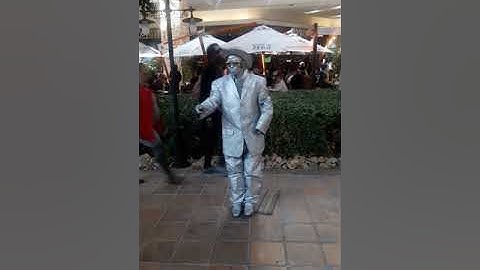 Silver man secret revealed johannesburg street performer, floating and levitating trick Video