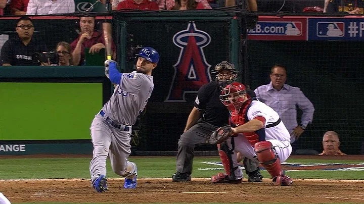 Hosmer puts Royals up in 11th with homer