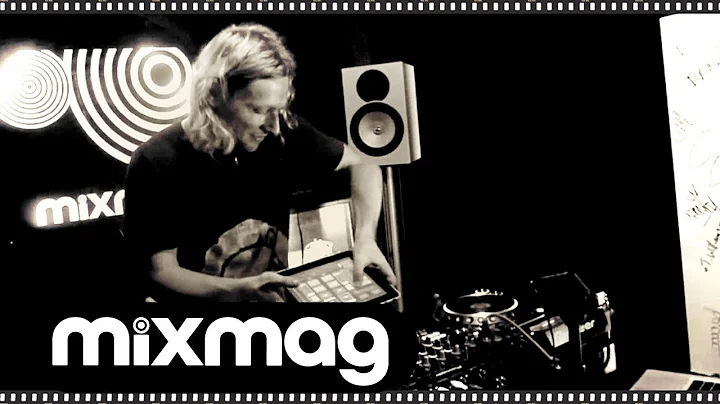 James Zabiela scratching on a Pioneer RMX-1000 (& ...