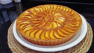 تارت التفاح الذيذة محشية بكريمة باتيسيار و عجينة أكثر من رائعة  tarte aux pommes