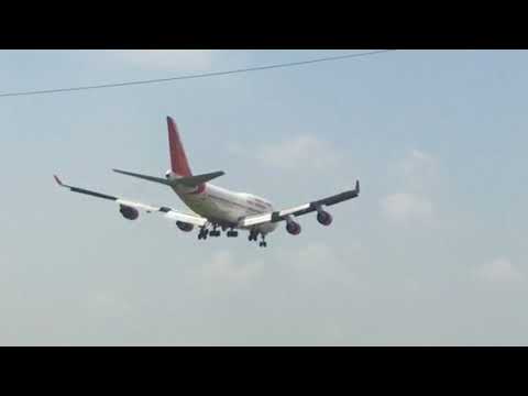 Air India Boeing 747 landing in Nagpur, India