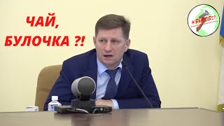 Хабаровск. Губернатор Фургал решает вопрос по питанию детей в школах.