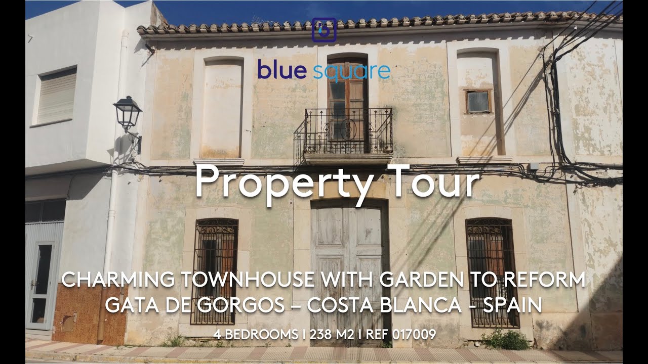 For sale charming townhouse with garden to reform in Gata de I