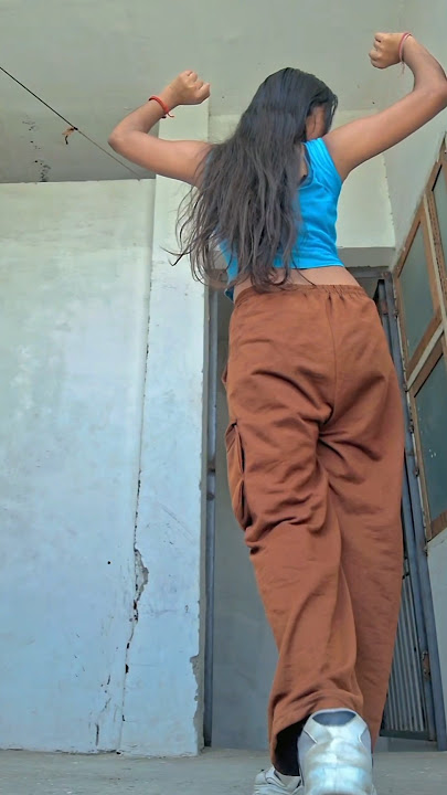 I was about to fall but couldn't stop dancing right?😭😂(Random one) #dance#shorts#ytshorts