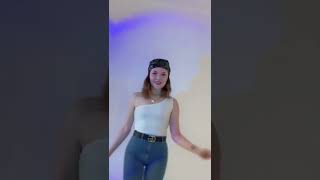 Ceren Yaldız Çakal Tiktok Dans