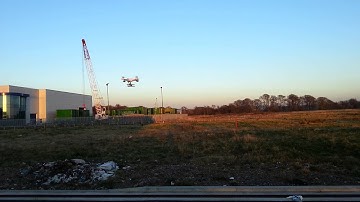 Blade 350 qx  Filming while hovering. ...