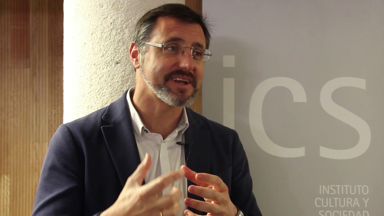 facultad de comunicación us La felicidad en las series de ficción