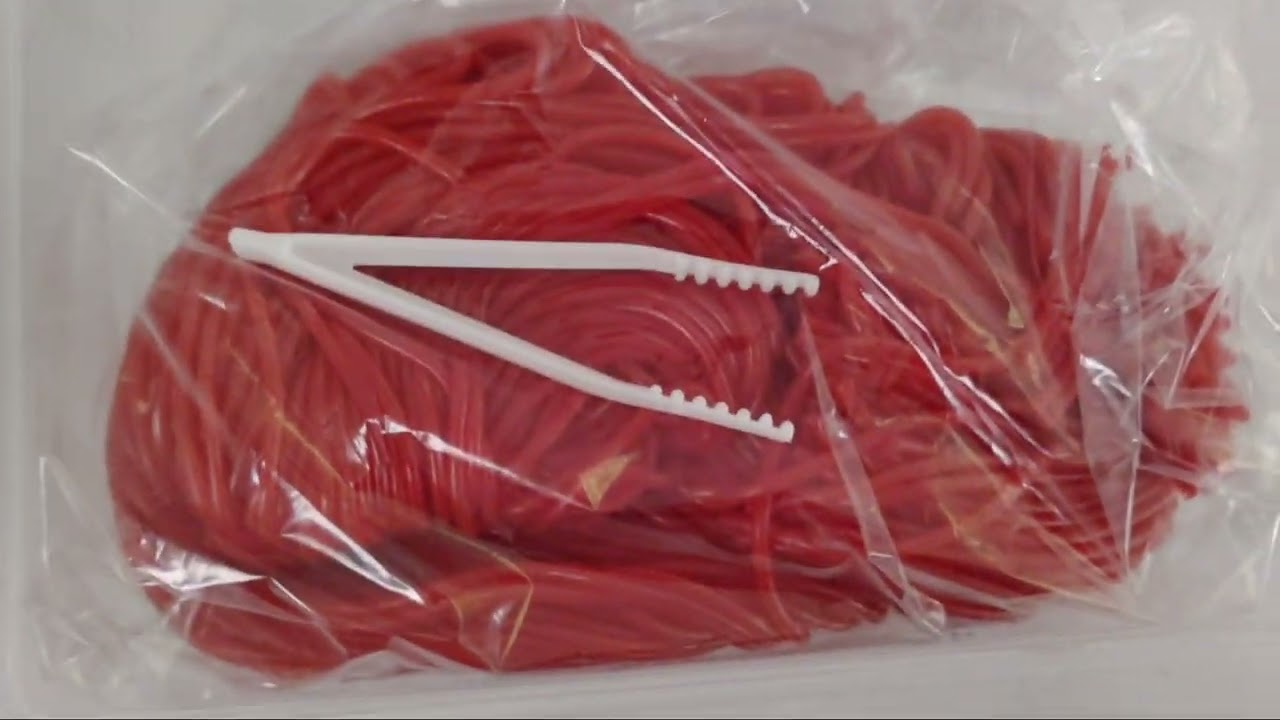 deeBest LONG STRAWBERRY LACES Licorice.