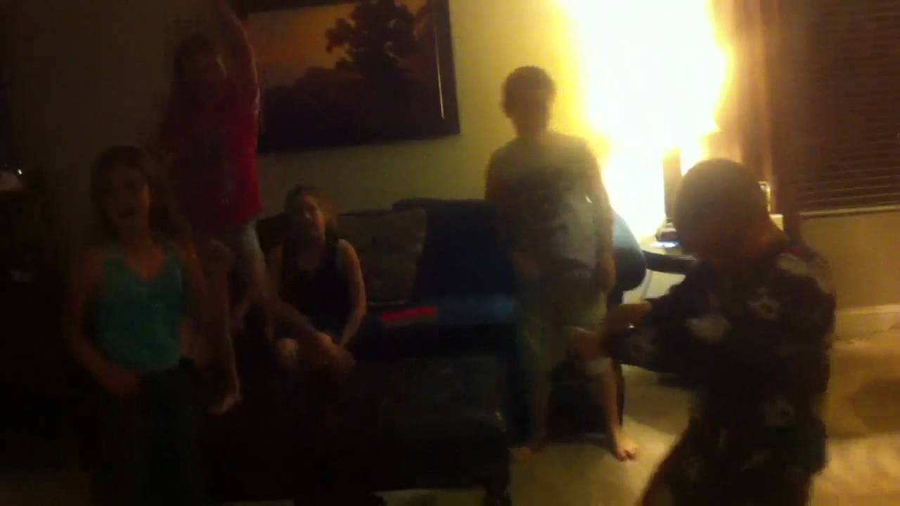 Obejrzyj I'm Sexy And I know It: Hula Hoop Party w YouTube Obejrzyj I'm Sexy And I know It: Hula Hoop Party w YouTube