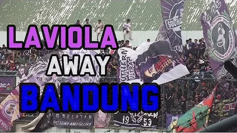 LAVIOLA membuat Stadion Siliwangi menjadi ungu dan bergemuruh !