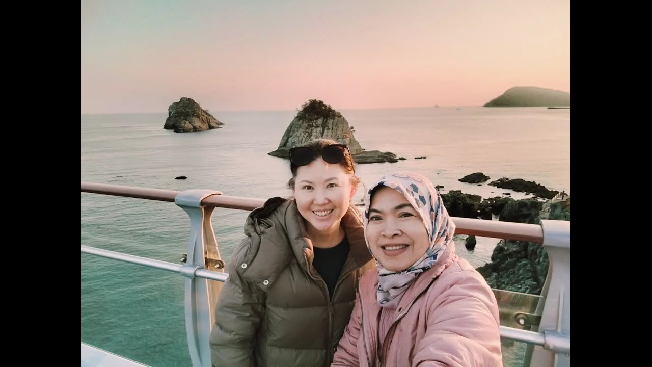 Oryukdo - Busan with Couchsurfing friend 