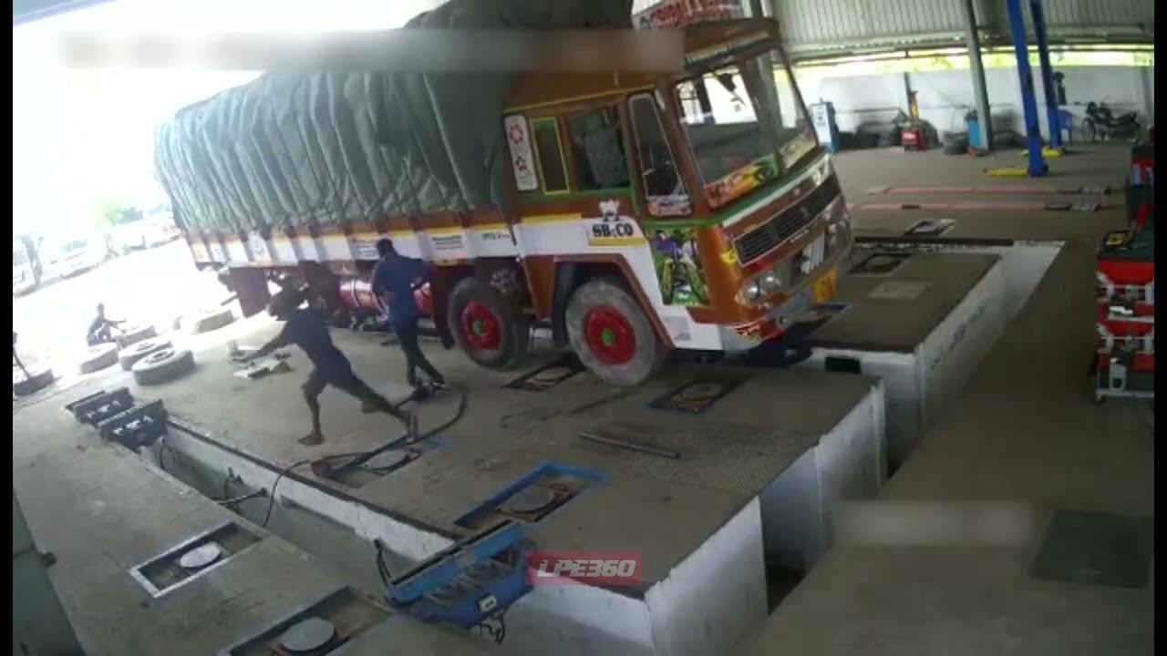 Hydraulic jack fail overturns semi truck YouTube