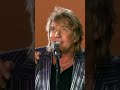 On this day in 2006, Rod Stewart covered “Have You Ever Seen The Rain” 🌧️