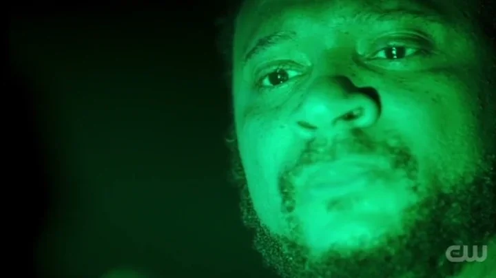 The Flash 8x18 John Diggle throws away Lantern Power before Reverse Flash Scene