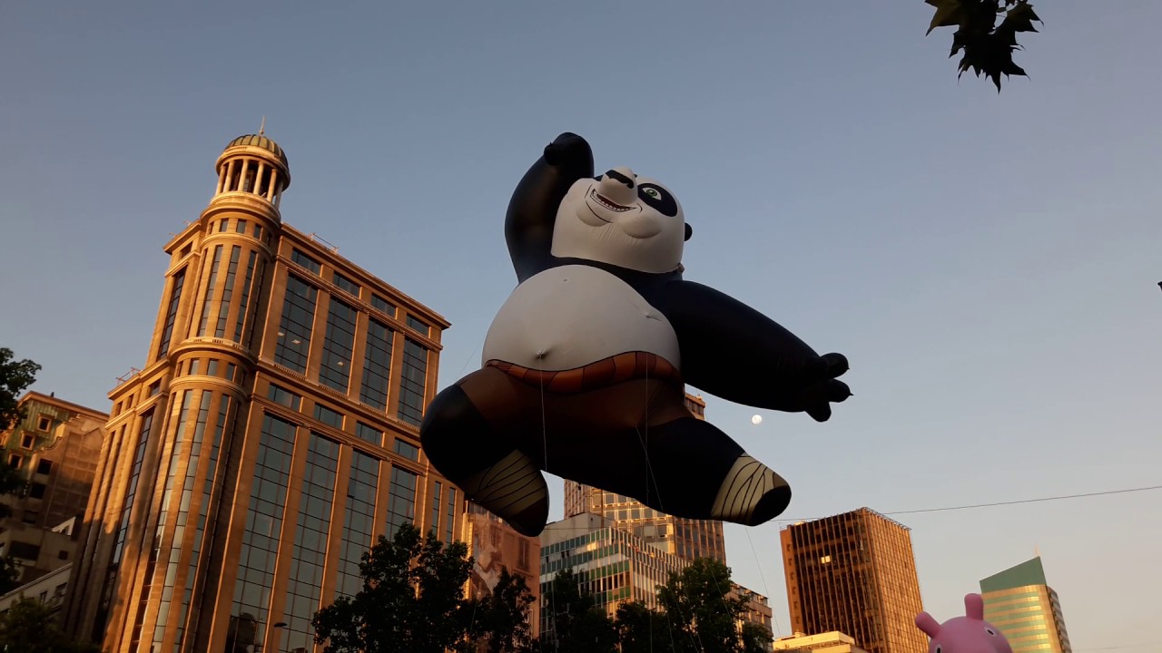 Desfile de globos paris 2016