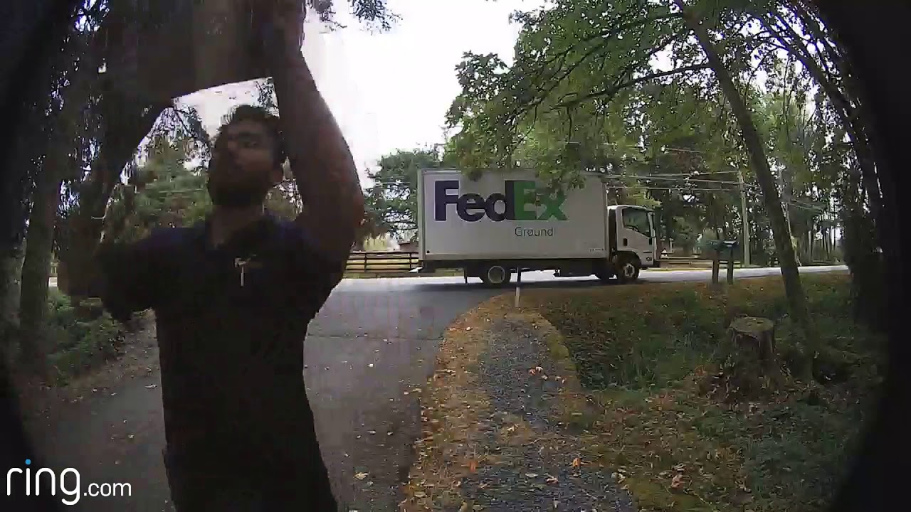 Horrible FedEx service Caught on Ring Doorbell 2017-09-07 - YouTube