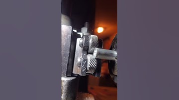 how a bump knurling tool works #knurling #machining #lathe #manuallathe #cnc #machinist