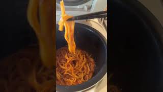 不想做饭，用电饭煲煮意大利 用电饭煲煮意大利面比螺蛳粉方便，哈哈