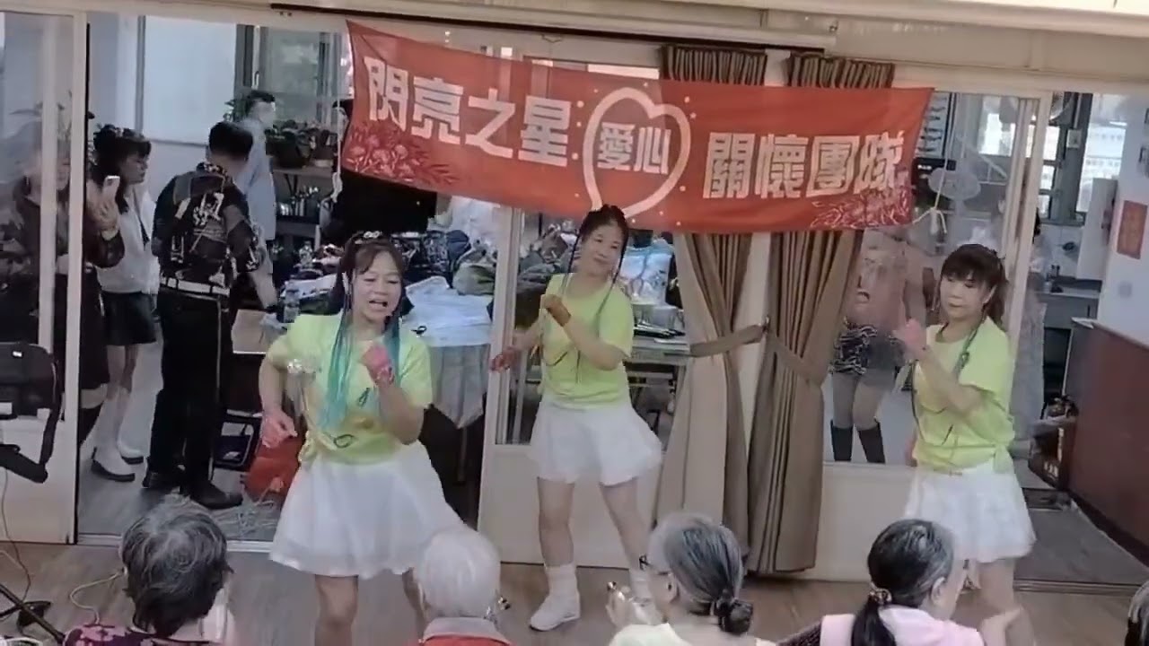 三月裡的小雨  演唱 王 恰恰 廣場舞😀月鳳.秀.香