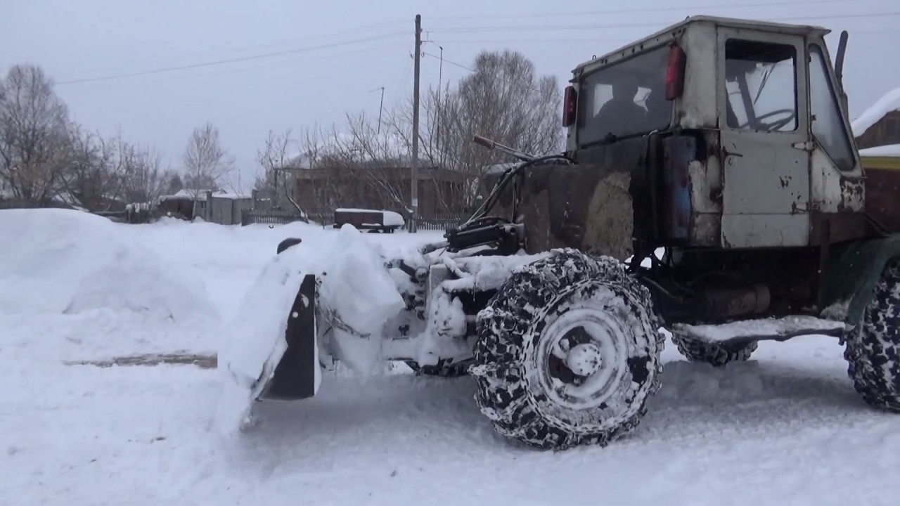 Нива буксует в снегу Нива буксует в снегу