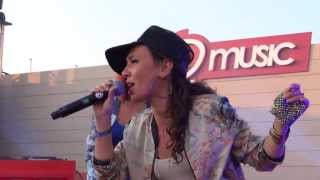 'Goeiemorgend, Goeiendag' - Slongs Dievanongs (LIVE @ Q-Beach House 05 07 2013)
