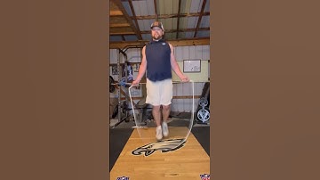 Felt like doing a country song #jumprope #jumpropeworkout #shuffle #fyp #lukecombs