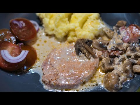 Przepis na pyszny obiad - schab z boczkiem i pieczarkami w sosie śmietanowym