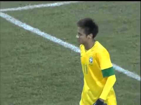 Neymar perde penalti - Brasil x Colômbia 14/11/2012