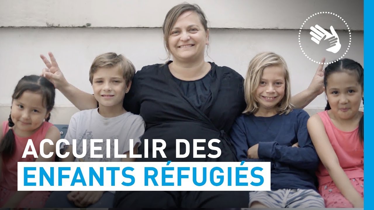 Une m re accueille  une famille afghane chez elle UNICEF 