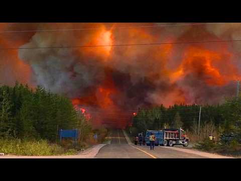 🚨 Ontario's Largest Wildfire Surpasses 350,000 Hectares and Keeps Spreading