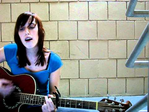 Video Lonely Acoustic