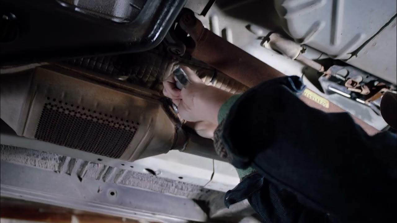 How a nextlevel pro removes stuck 02 sensors WD40 Specialist