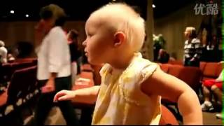 Video Lucu Anak Kecil Keasikan Dengerin Musik Video Lucu Anak Kecil Keasikan Dengerin Musik