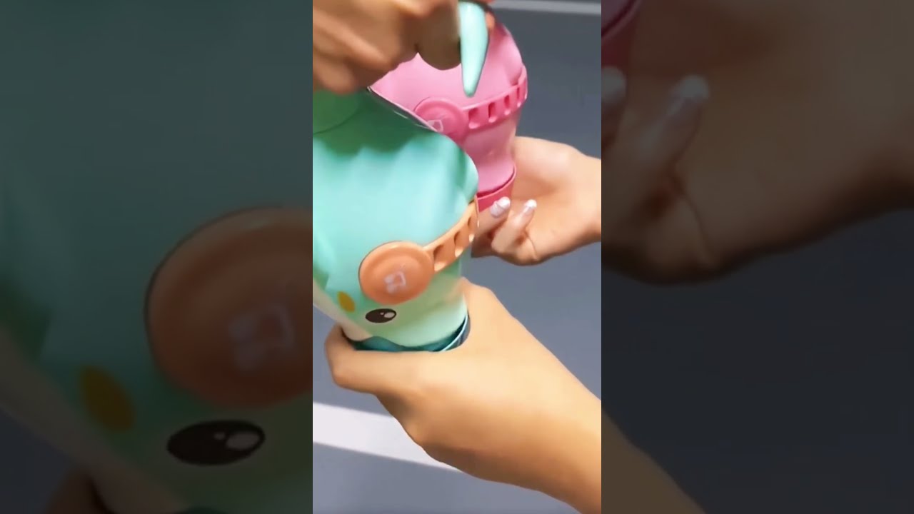 Automatic Flashing Rocket Launcher Bubble Gun Shorts