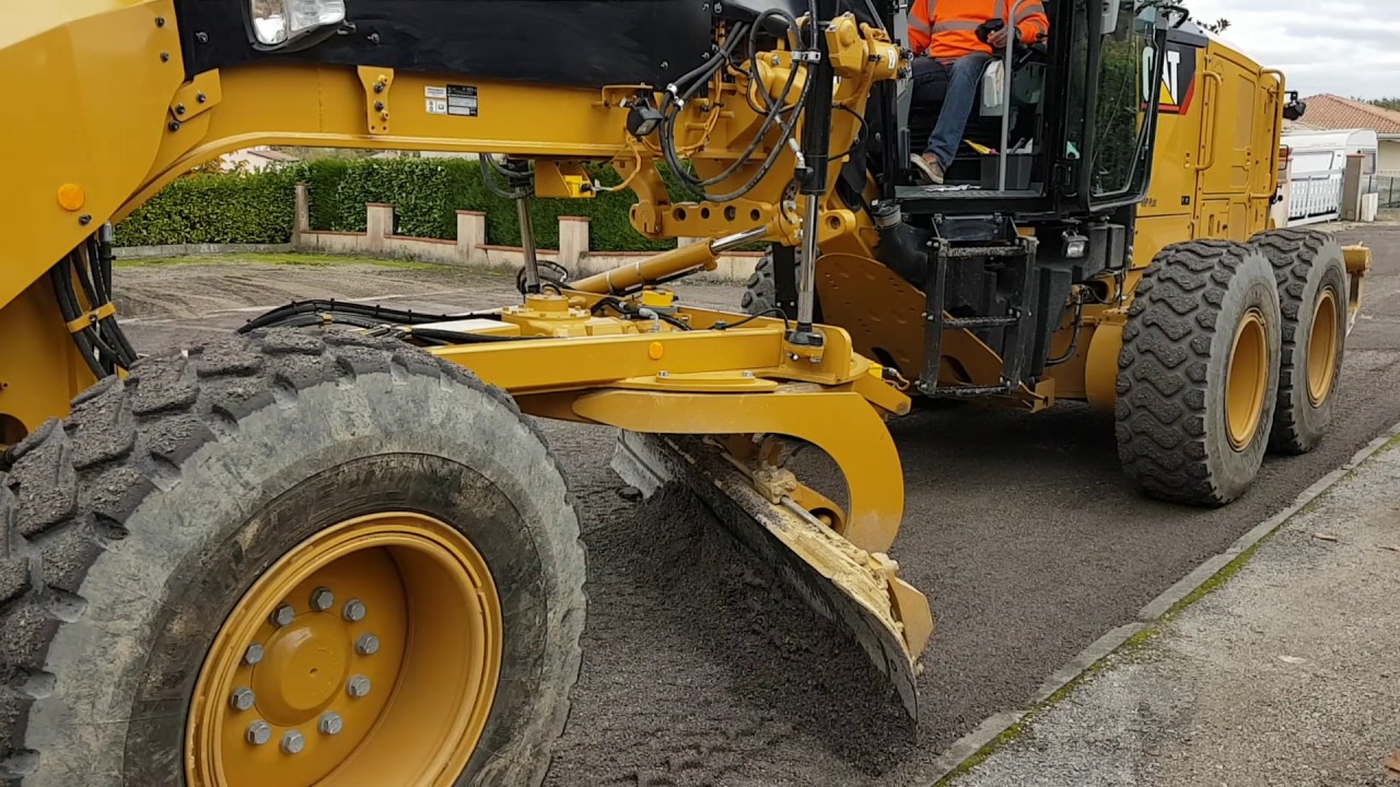 CATERPILLAR Niveleuse 120M2  Denis TPL